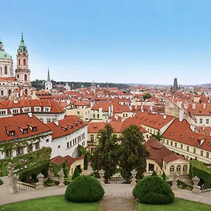 historical-place-under-castle.praguehotelsweb.com/